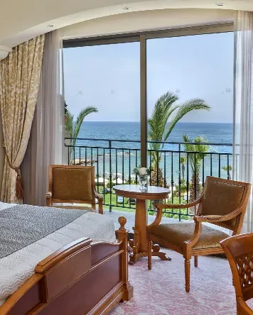 Queen Verenikis Suite